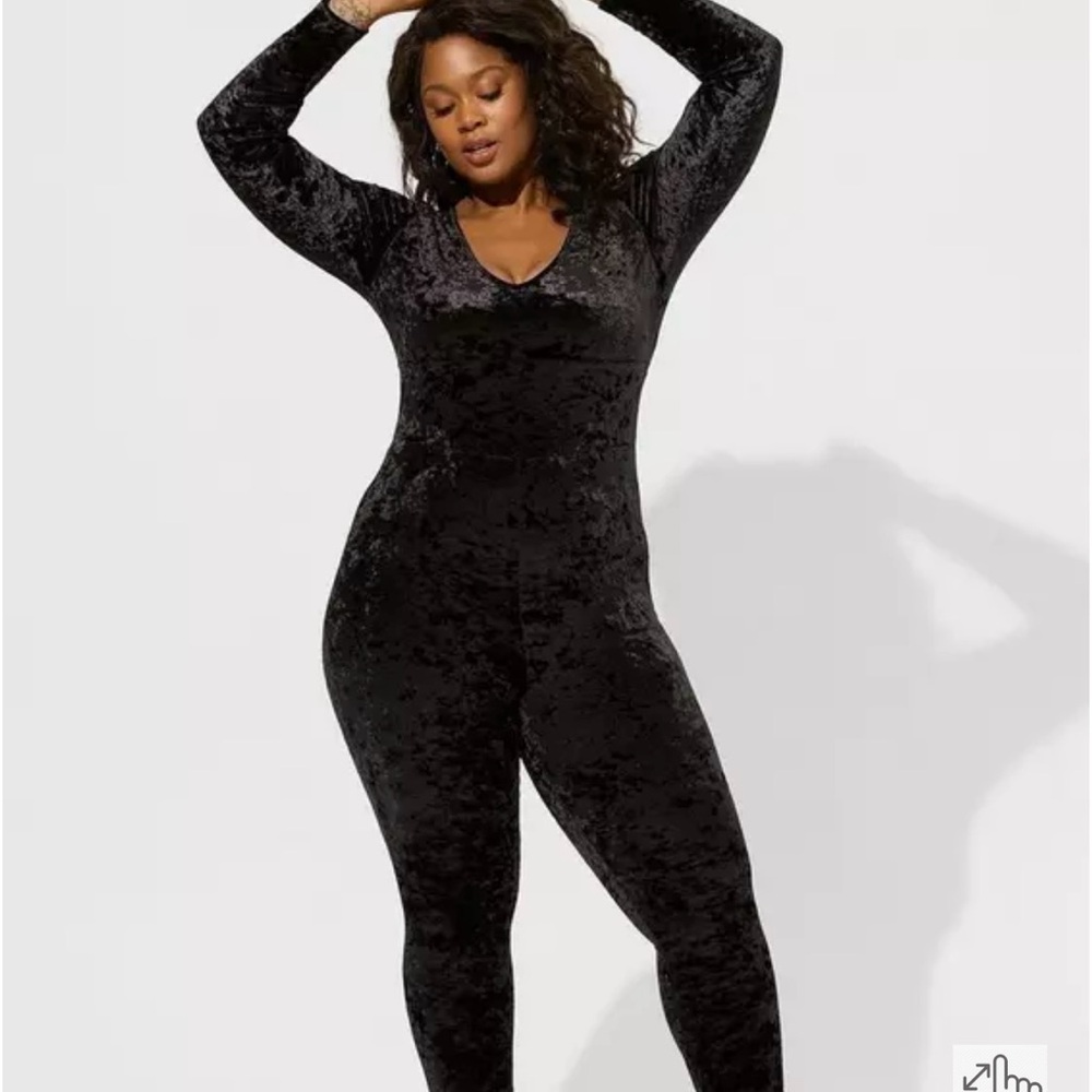 Torrid Full Length Crushed Velvet Long Sleeve One Piece Black Size 4